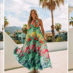 NEW NWT VICI Tropical Pleated Halter Maxi Dress
